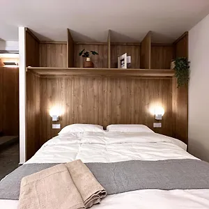 urban-design-apartments-studios.topbarcelonahotels.com/